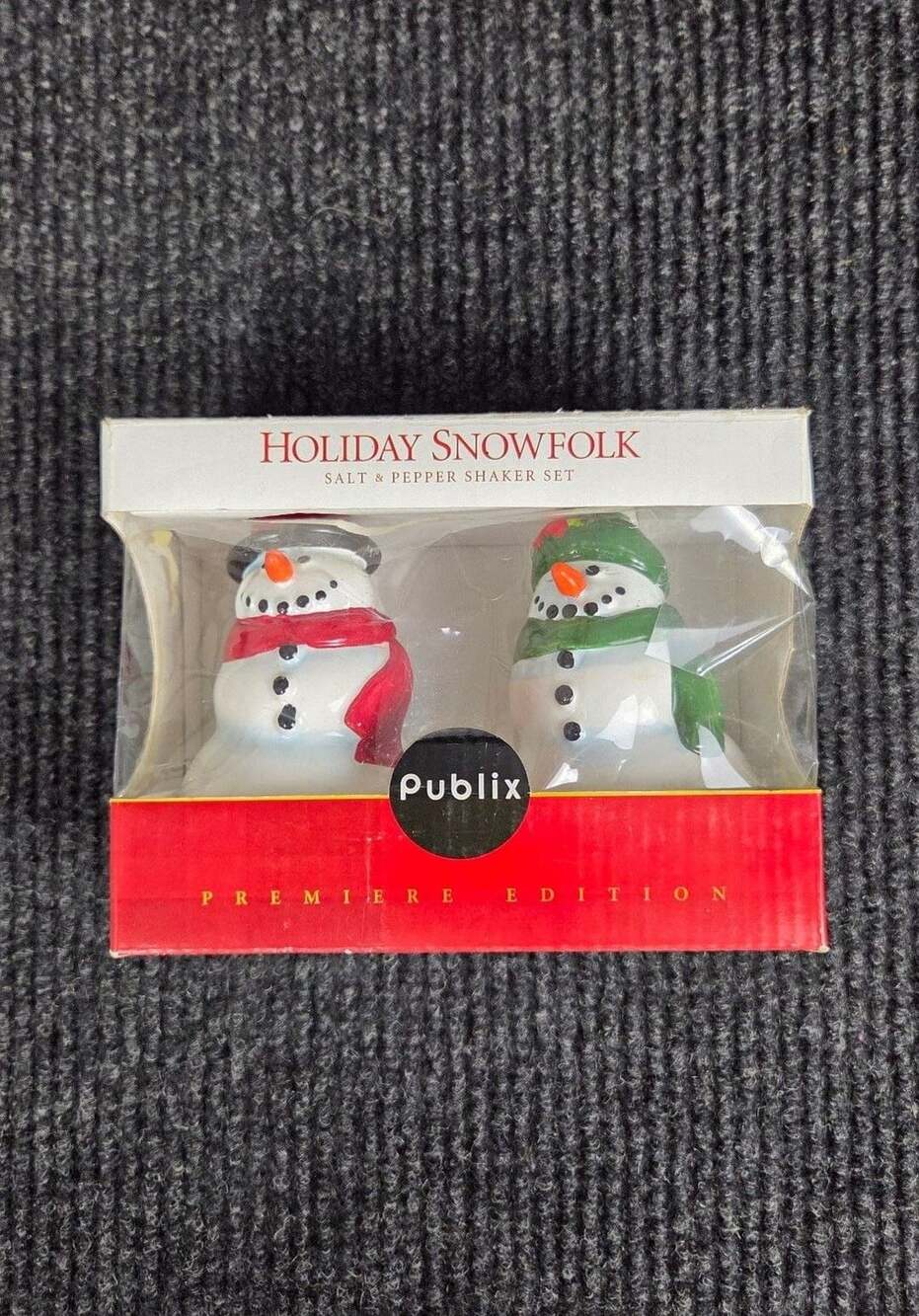 Publix Holiday Snowfolk Salt And Pepper Shaker Set